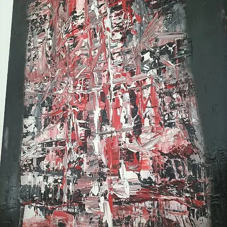 Apartment 100 M De La